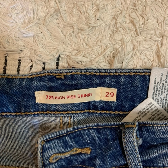 Womens Levi’s jeans - Picture 3 of 3